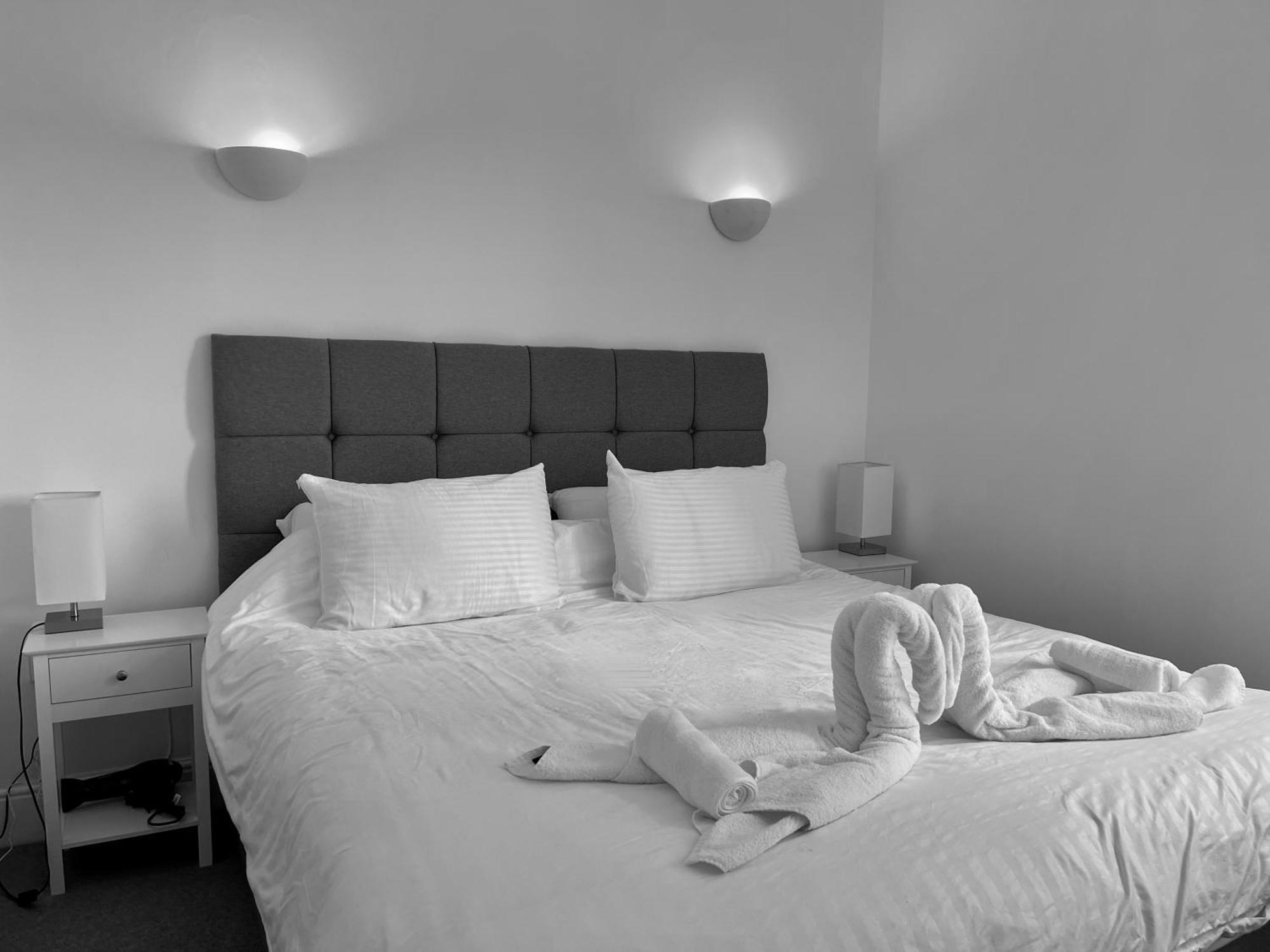 St Andrews Apartments Maidstone Exteriör bild
