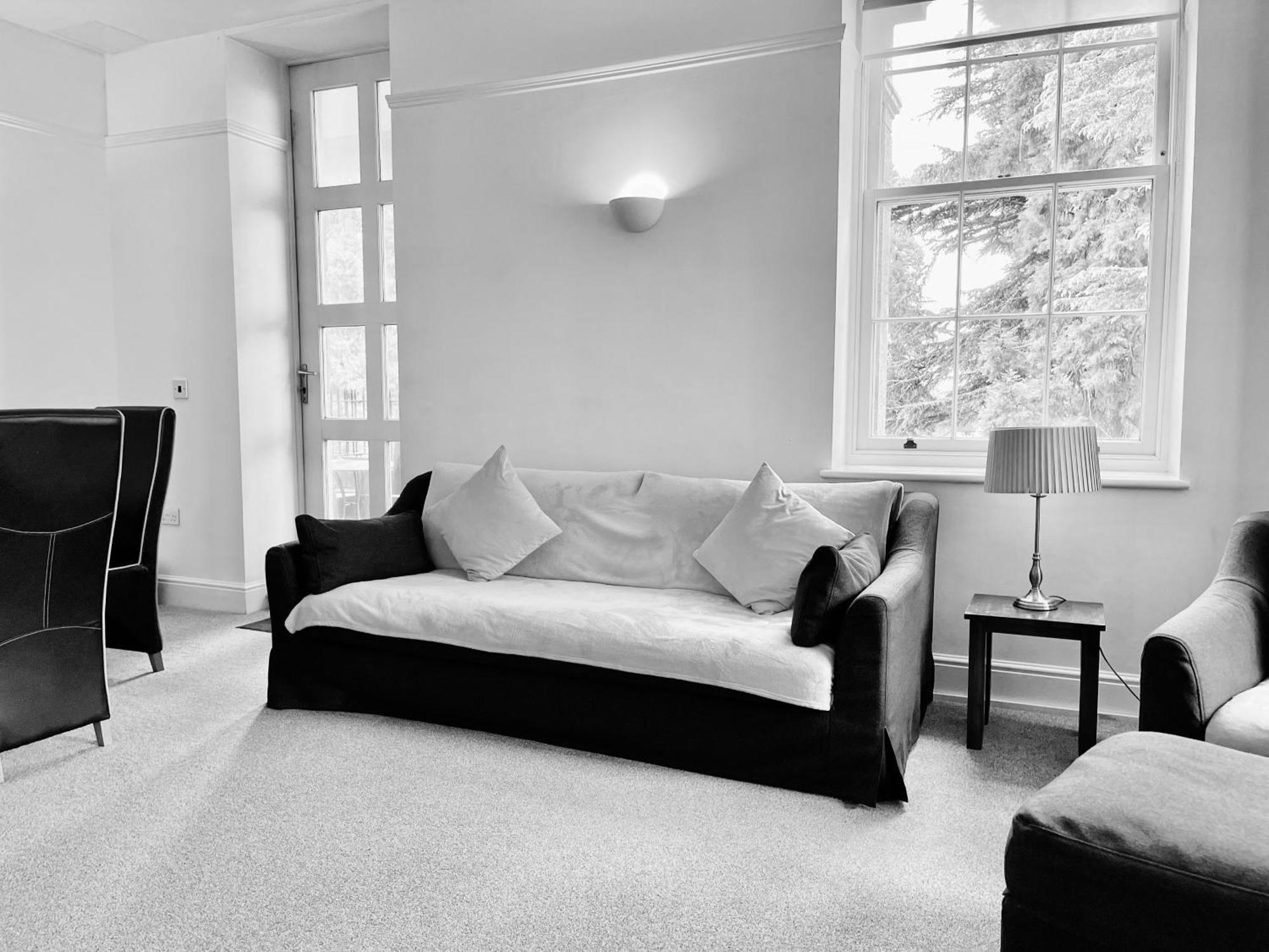 St Andrews Apartments Maidstone Exteriör bild